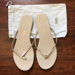 TKEES Size 9 worn once- comes with original bag 😍